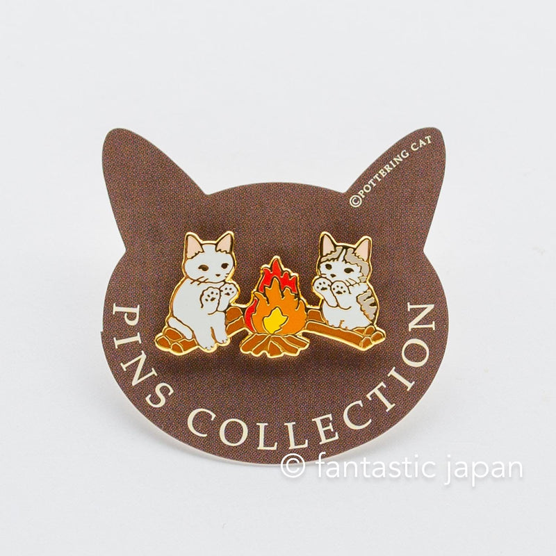 Pottering Cat hard enamel pin -camp fire-