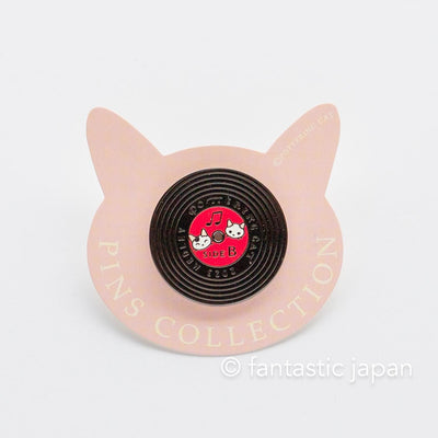 Pottering Cat hard enamel pin -red record-