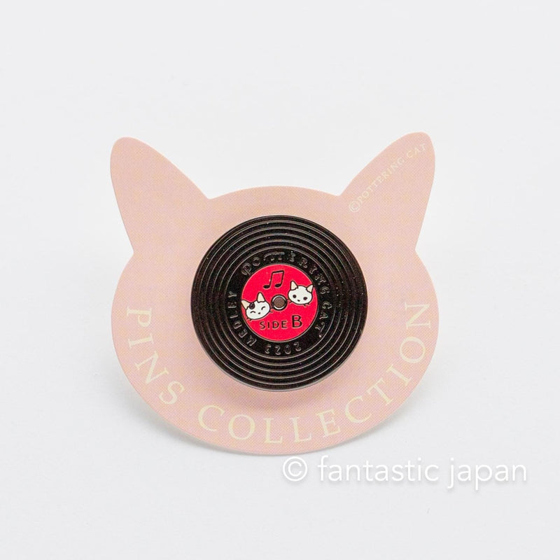 Pottering Cat hard enamel pin -red record-