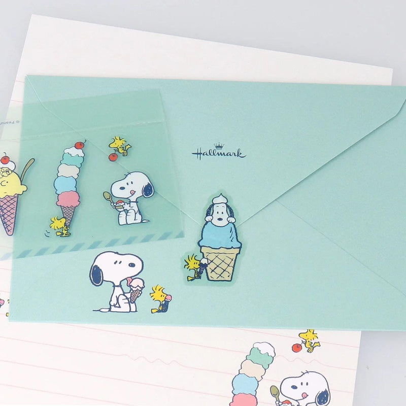 Hallmark / Peanuts Snoopy letter set / Let&