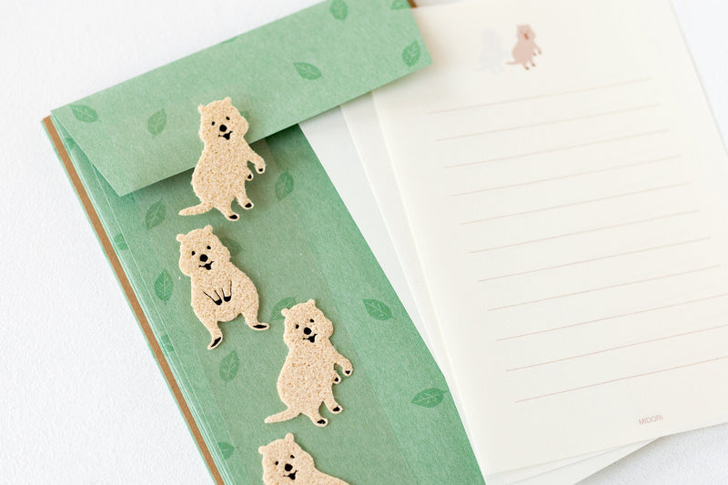Letter set with fluffy sticker -kuacka wallaby-