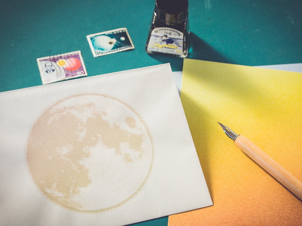 Letter set, watermarked envelopes -Moon- – Fantastic Japan