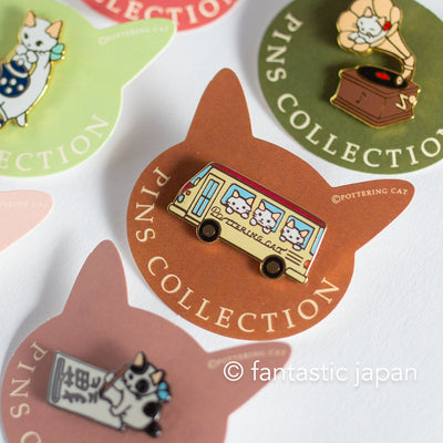 Pottering Cat hard enamel pin -bus-