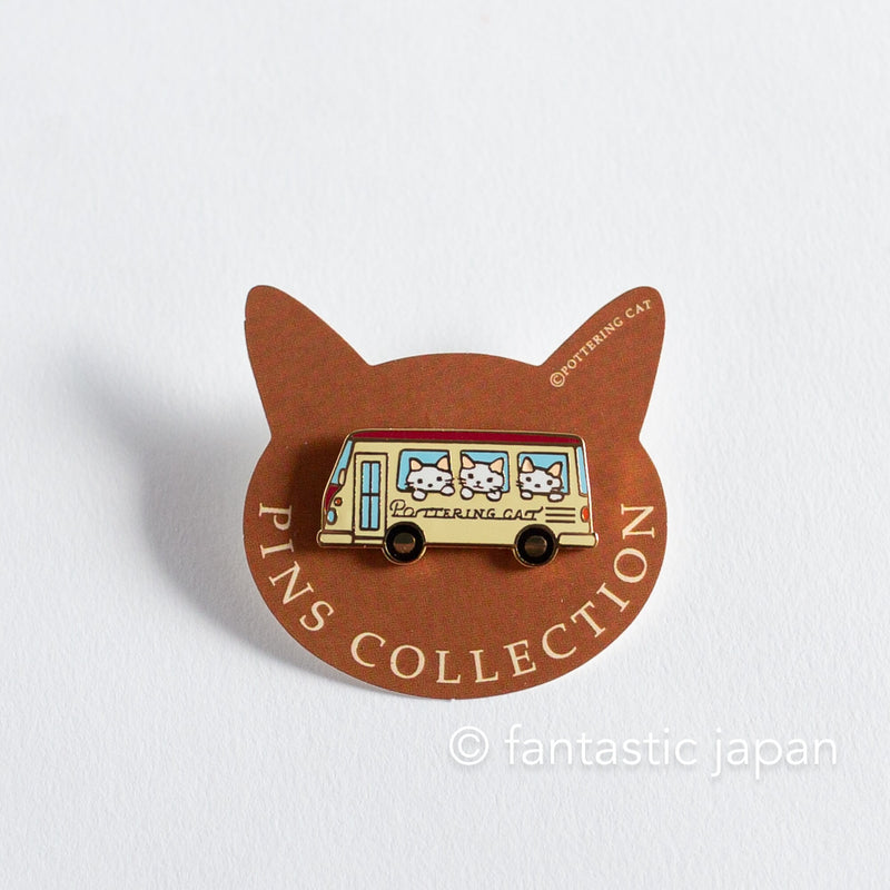 Pottering Cat hard enamel pin -bus-