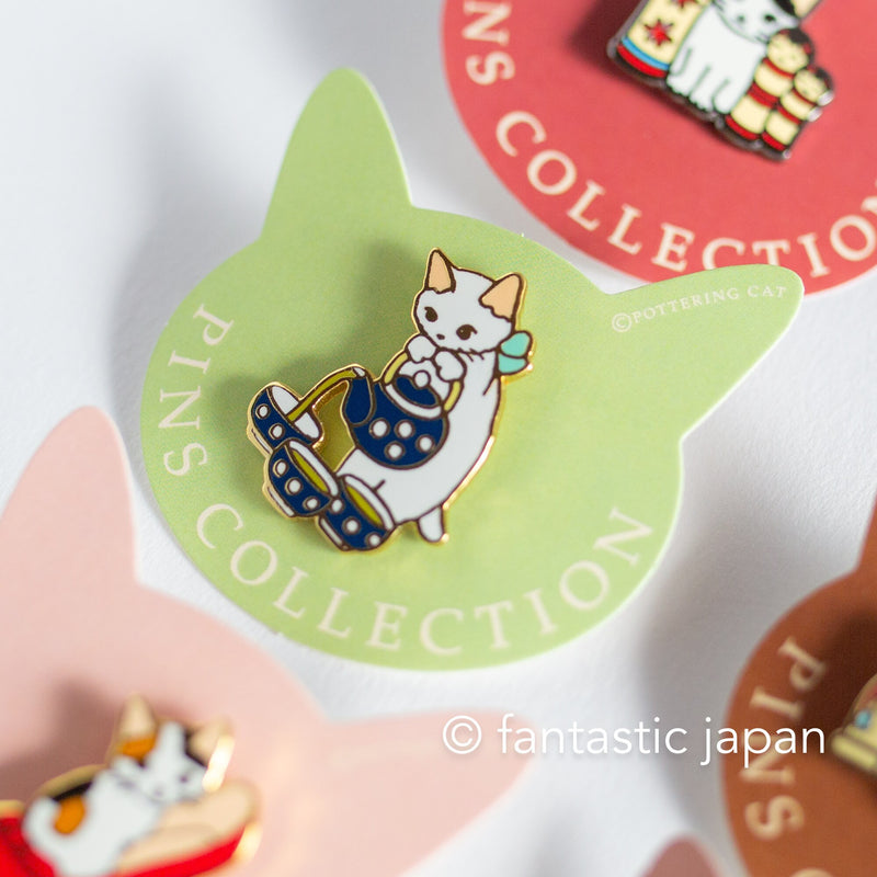 Pottering Cat hard enamel pin -Japanese tea-